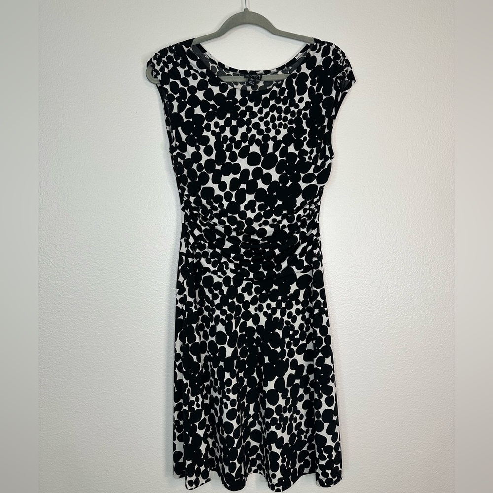 EN FOCUS | Petite Polka Dot Ruched Waist MIDI Dress
